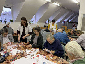 Készülnek a mézeskalács házak