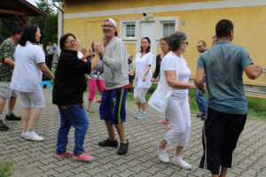 A délután végén fáradtan, de még mindenki ropja