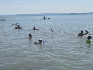 Élvezet végre a Balaton hűsítő vizében áztatni magunkat